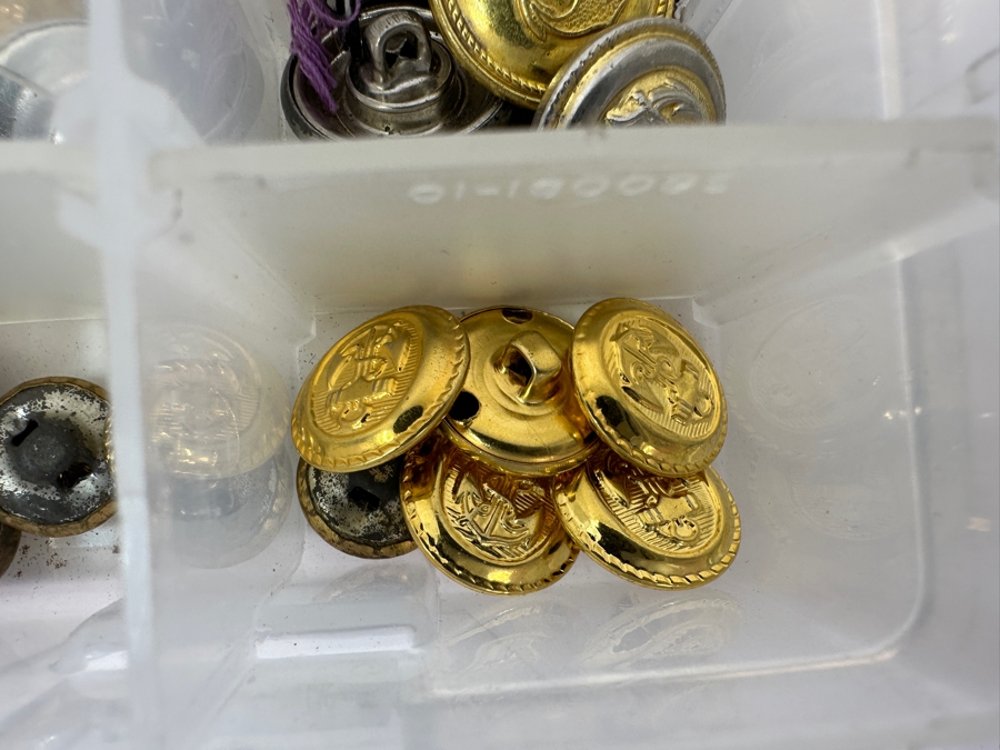 Just Added - Collection Of Various Military Pins & Buttons [Photo 12]