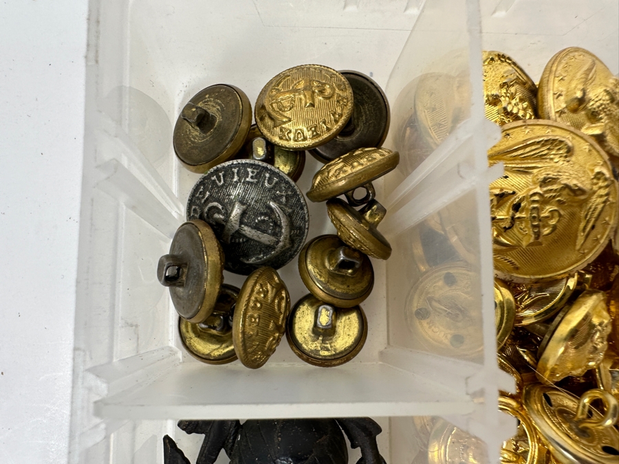 Just Added - Collection Of Various Military Pins & Buttons [Photo 4]