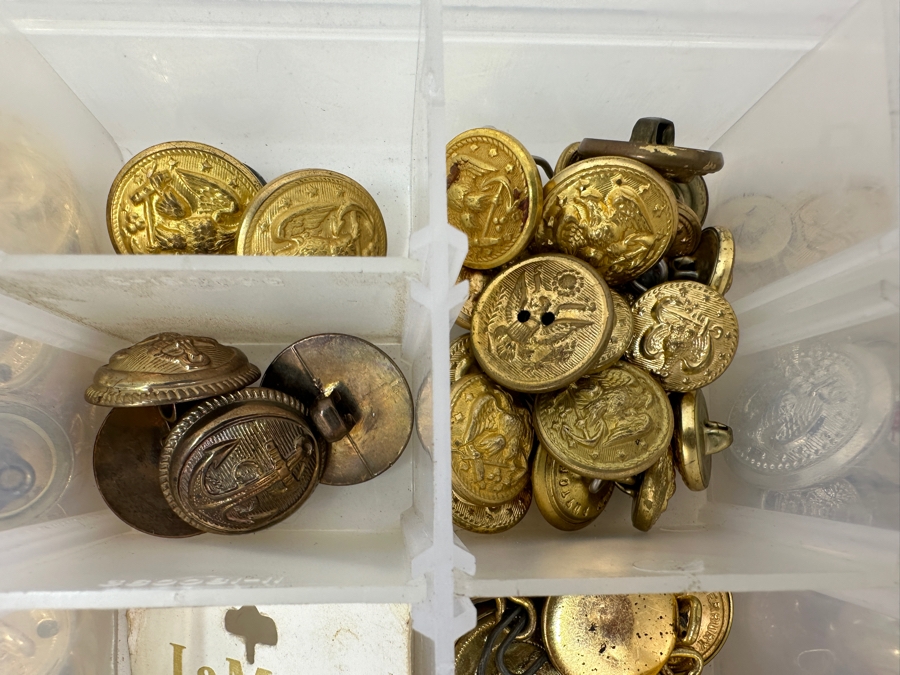 Just Added - Collection Of Various Military Pins & Buttons [Photo 8]