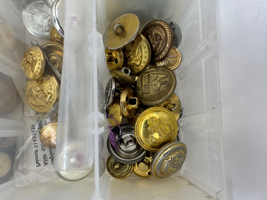 Just Added - Collection Of Various Military Pins & Buttons [Photo 13]