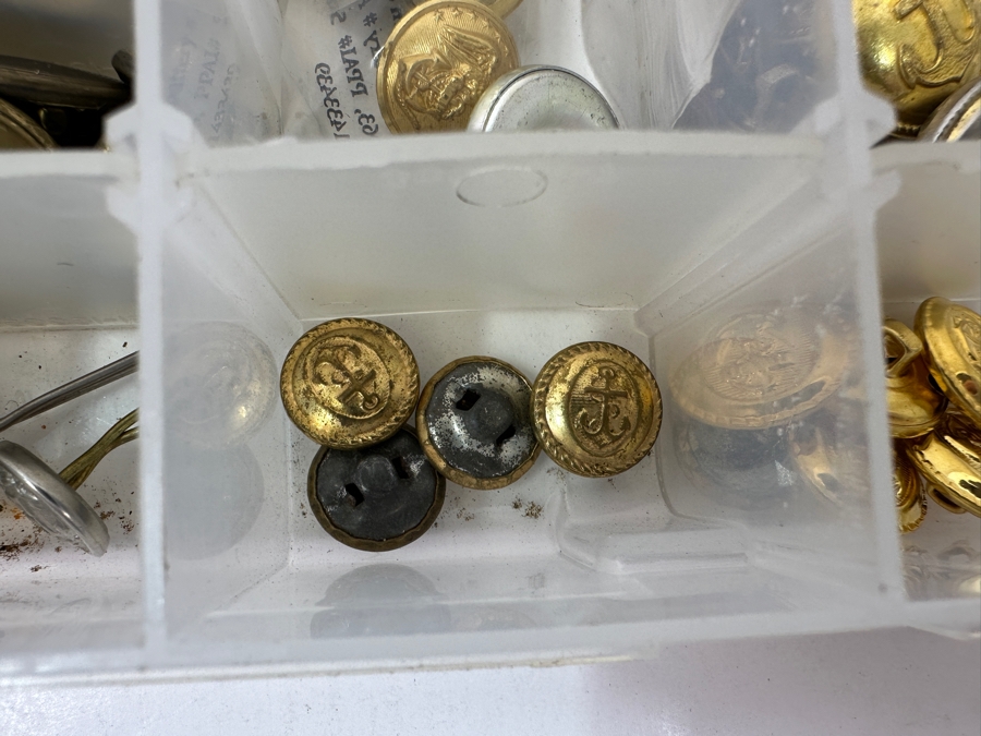 Just Added - Collection Of Various Military Pins & Buttons [Photo 11]