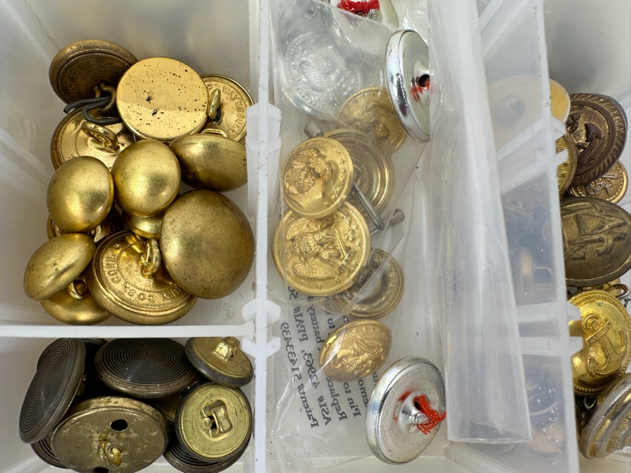 Just Added - Collection Of Various Military Pins & Buttons [Photo 14]