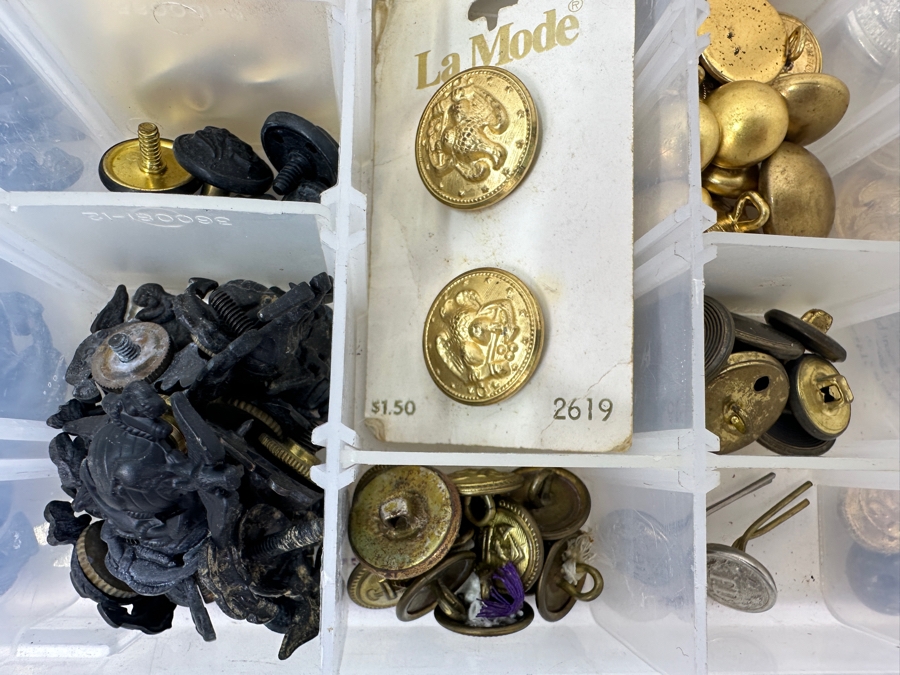 Just Added - Collection Of Various Military Pins & Buttons [Photo 7]