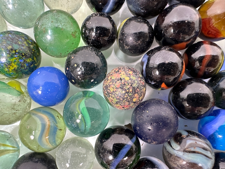 Just Added - Huge Vintage Collection Of Glass Marbles - See Photos 16.5 X 12.5 [Photo 20]