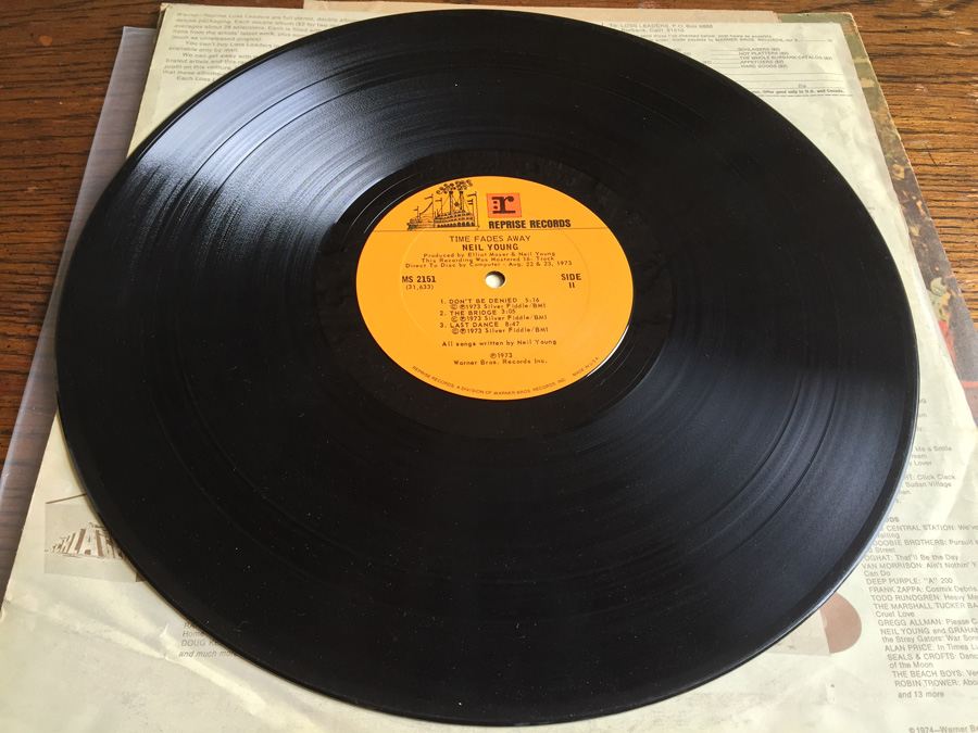 Neil Young ‎- Time Fades Away  - Reprise Records ‎- MS 2151  [Photo 7]