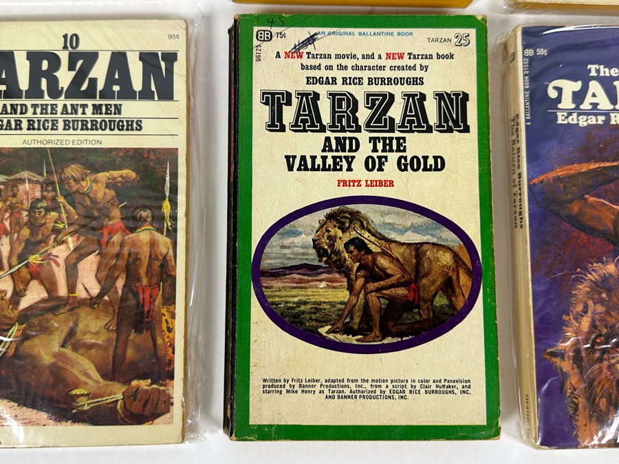 (6) Edgar Rice Burroughs Tarzan Paperback Books [Photo 6]