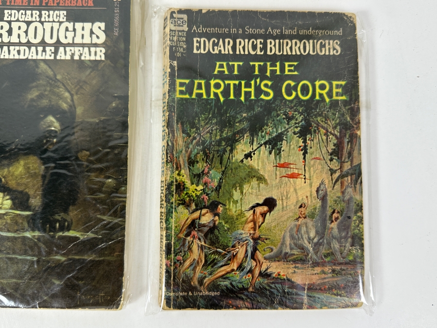 (6) Edgar Rice Burroughs Tarzan & Other Paperback Books [Photo 7]