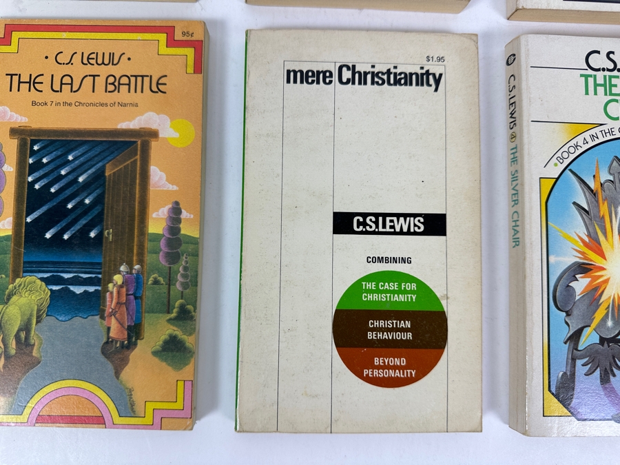 (6) C. S. Lewis Paperback Books: (3) The Lion, The Witch And The Wardrobe, The Last Battle, Mere Christianity & The Silver Chair [Photo 6]