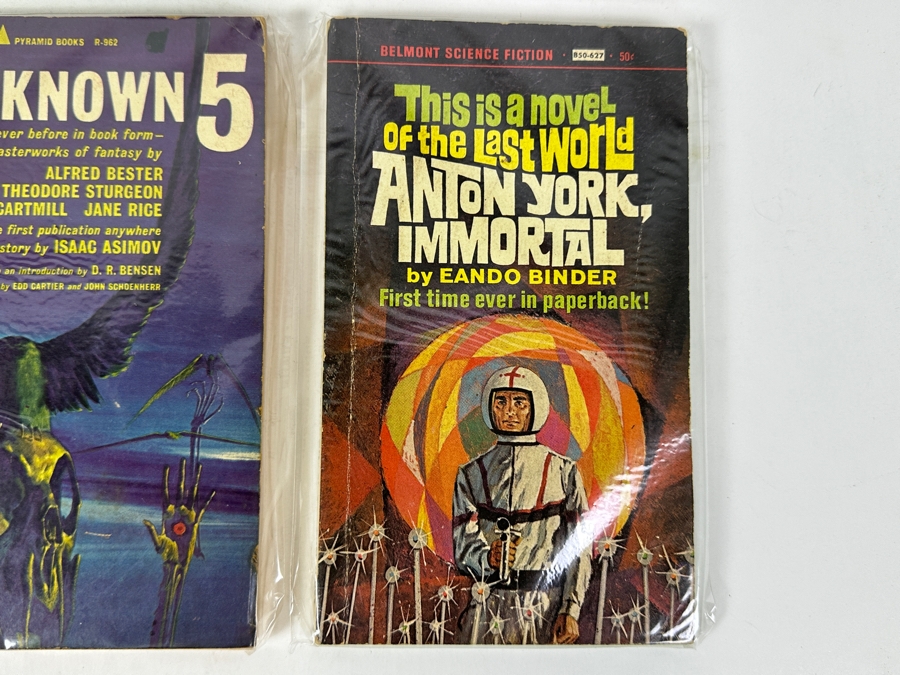 (6) Science Fiction Paperback Books [Photo 7]