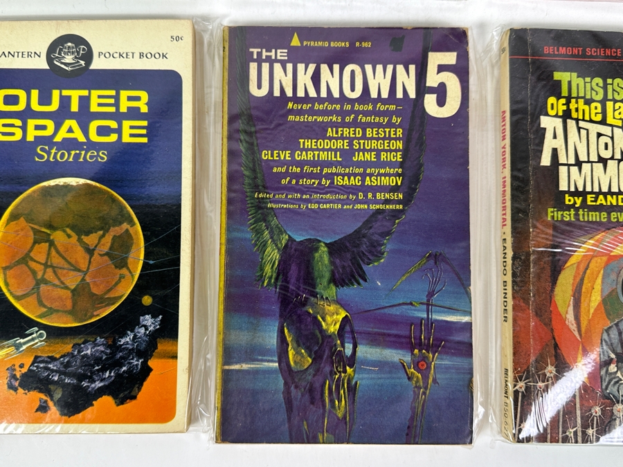 (6) Science Fiction Paperback Books [Photo 6]