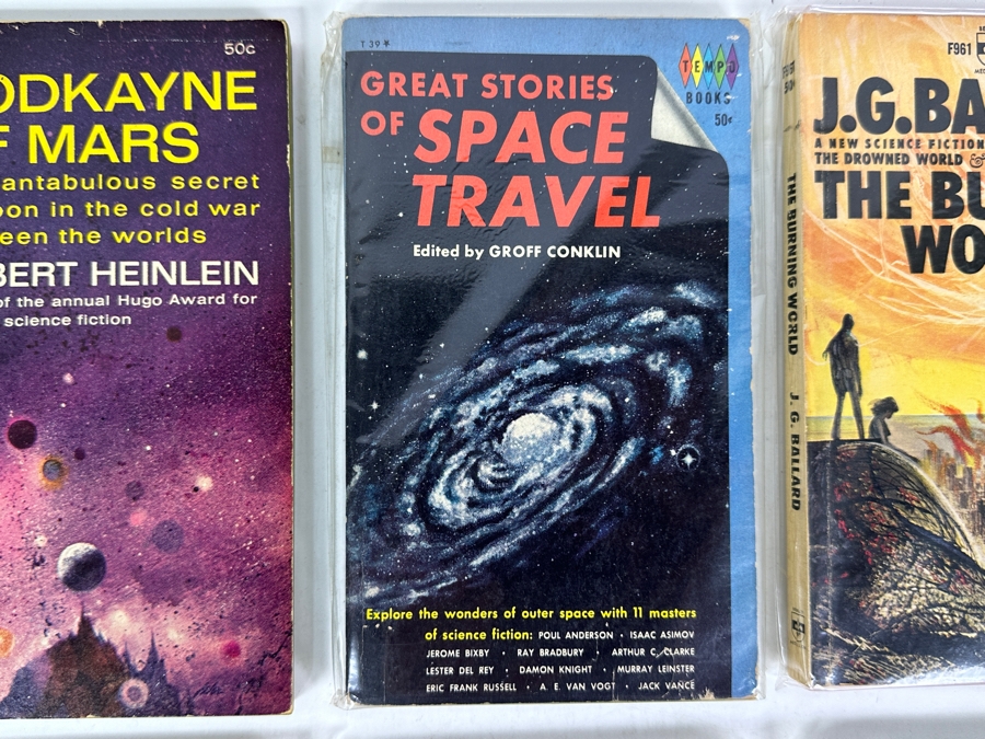 (6) Science Fiction Paperback Books [Photo 3]