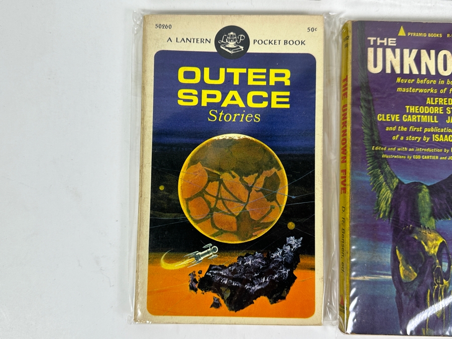 (6) Science Fiction Paperback Books [Photo 5]