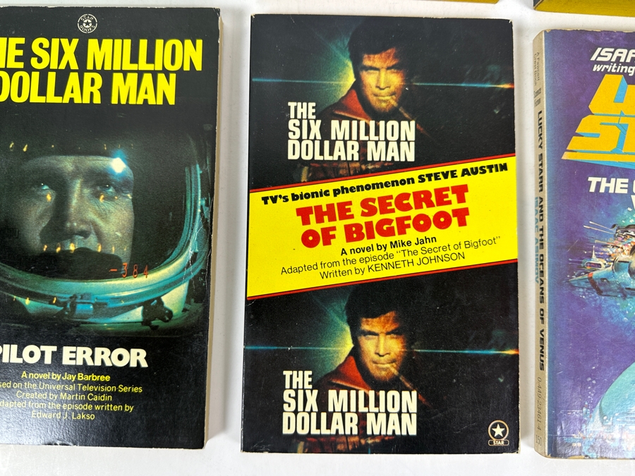 (6) Science Fiction Paperback Books [Photo 6]