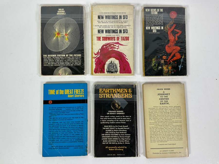 (6) Science Fiction Paperback Books [Photo 8]