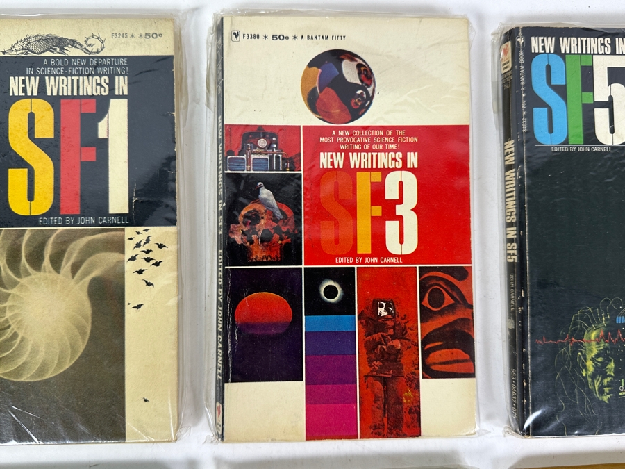 (6) Science Fiction Paperback Books [Photo 3]