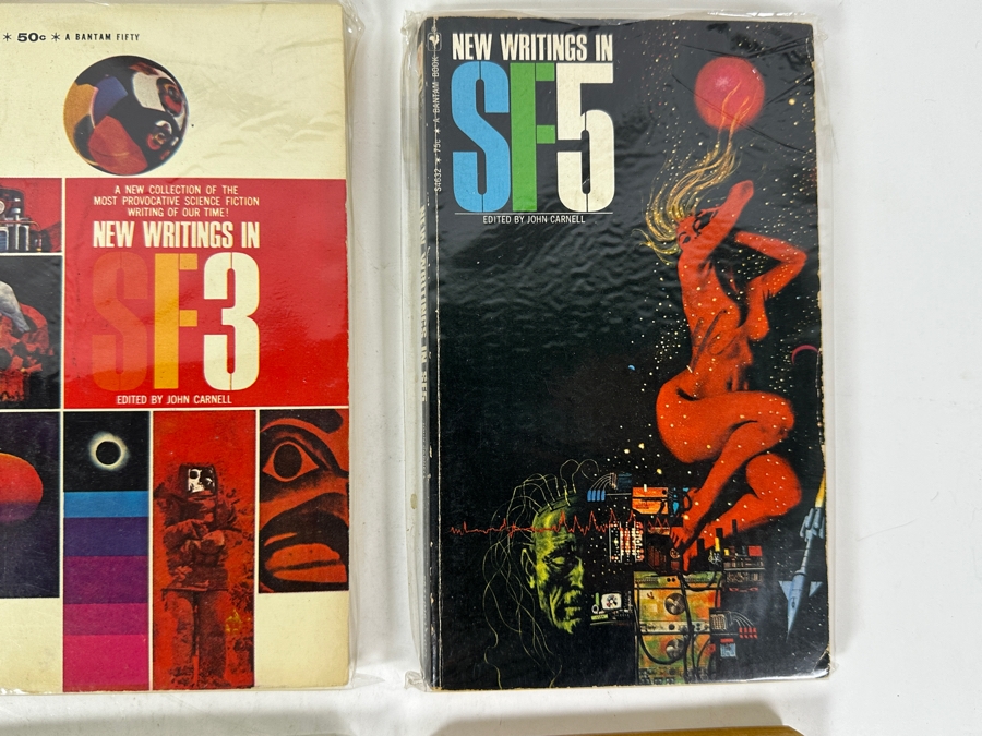 (6) Science Fiction Paperback Books [Photo 4]
