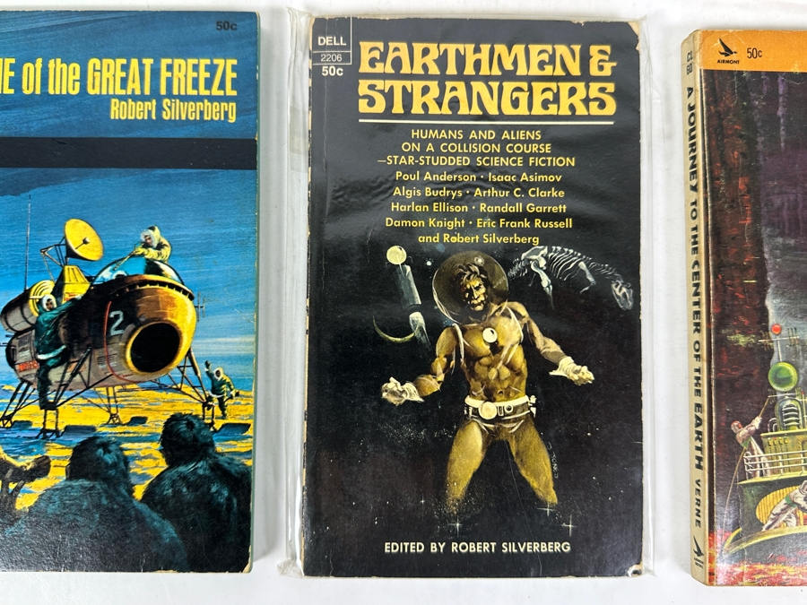 (6) Science Fiction Paperback Books [Photo 6]