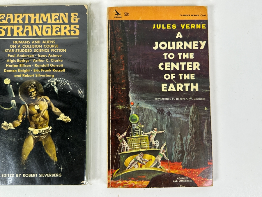 (6) Science Fiction Paperback Books [Photo 7]
