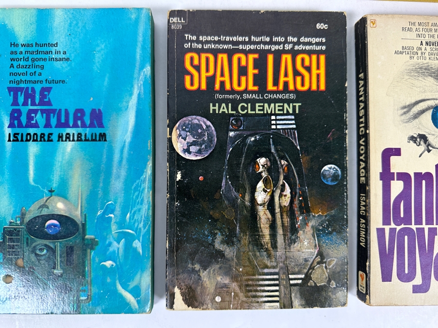 (6) Science Fiction Paperback Books [Photo 6]