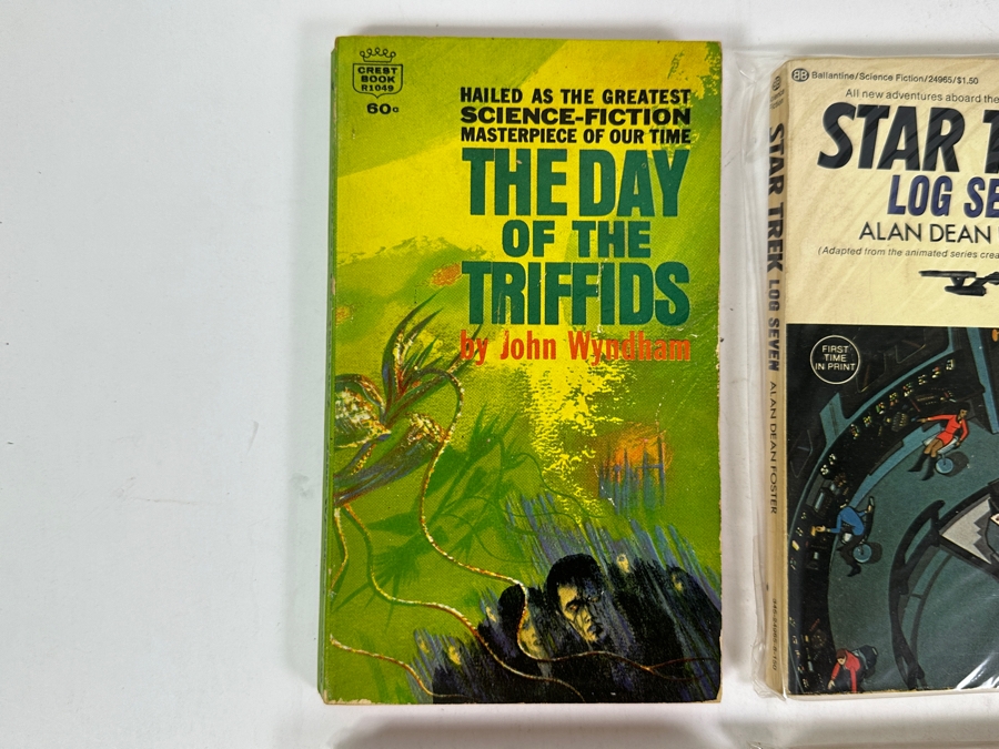 (6) Science Fiction Paperback Books [Photo 2]