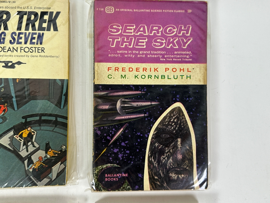 (6) Science Fiction Paperback Books [Photo 4]