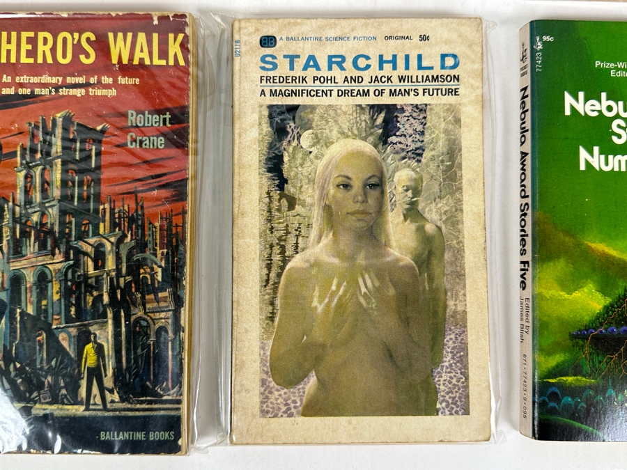 (6) Science Fiction Paperback Books [Photo 6]