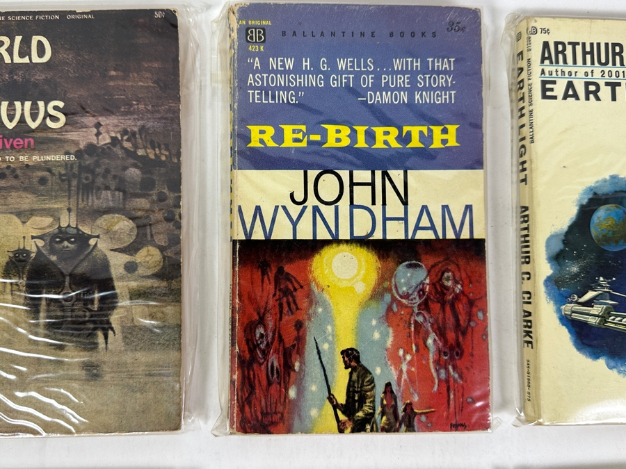 (6) Science Fiction Paperback Books [Photo 3]