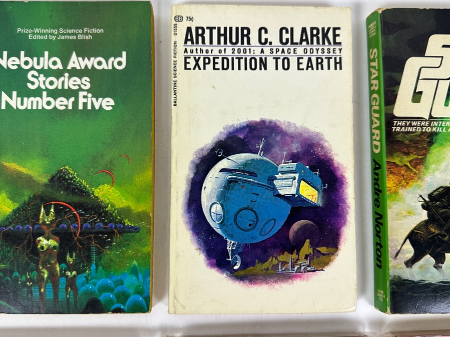 (6) Science Fiction Paperback Books [Photo 3]