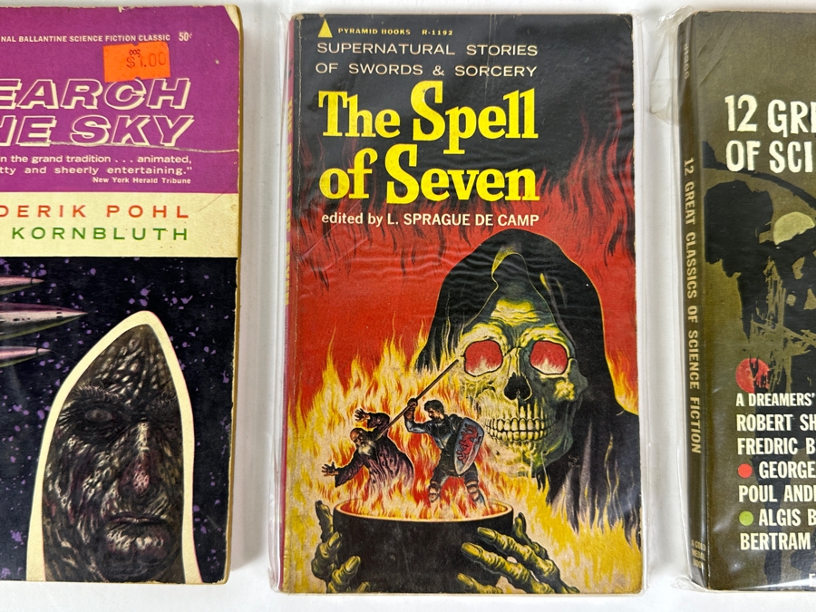 (6) Science Fiction Paperback Books [Photo 6]