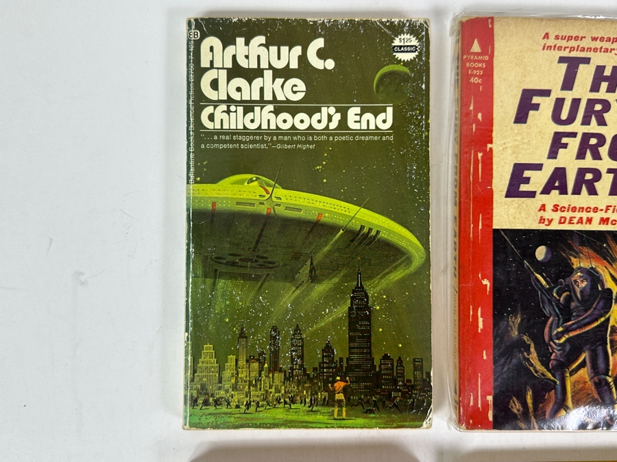 (6) Science Fiction Paperback Books [Photo 2]