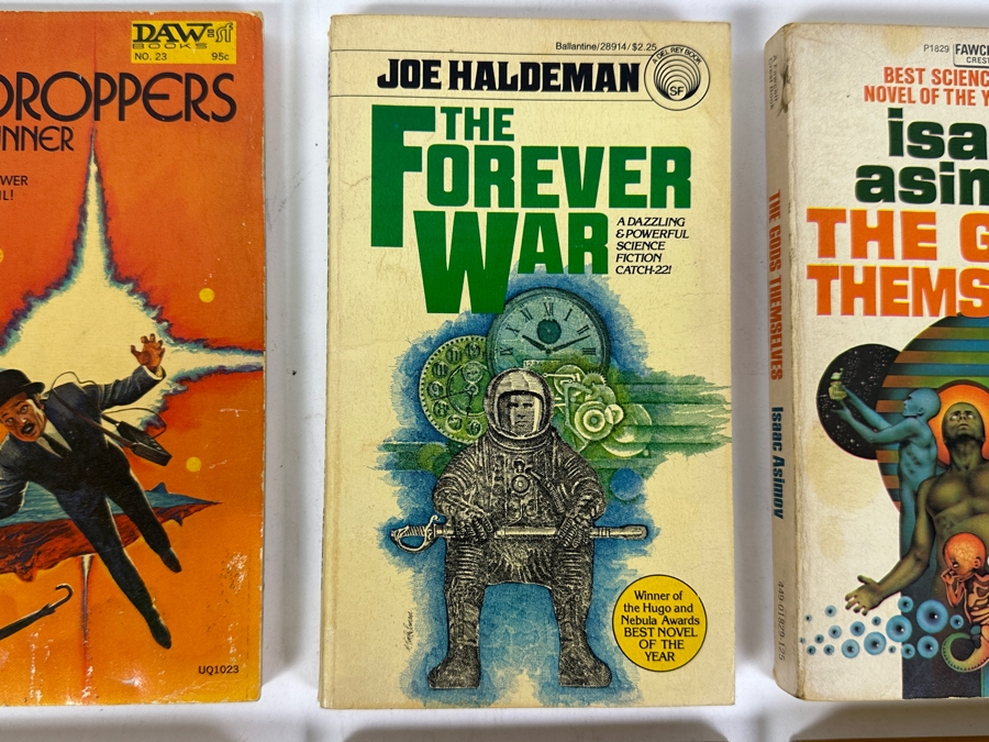 (6) Science Fiction Paperback Books [Photo 3]