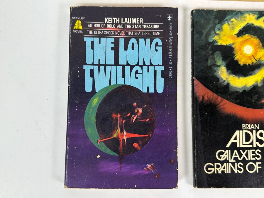 (6) Science Fiction Paperback Books [Photo 5]