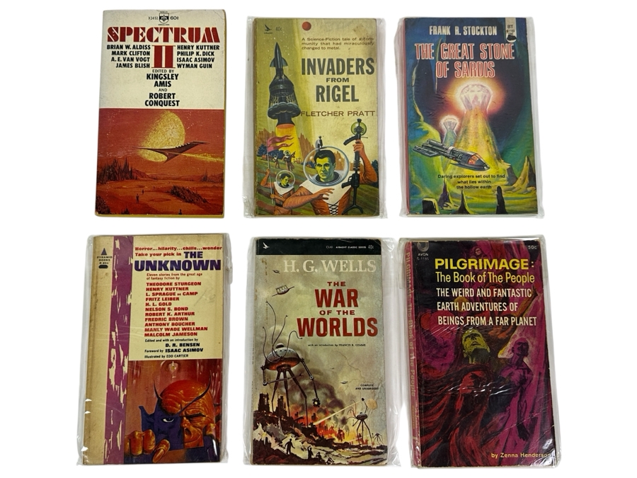 (6) Science Fiction Paperback Books