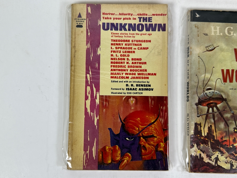 (6) Science Fiction Paperback Books [Photo 6]