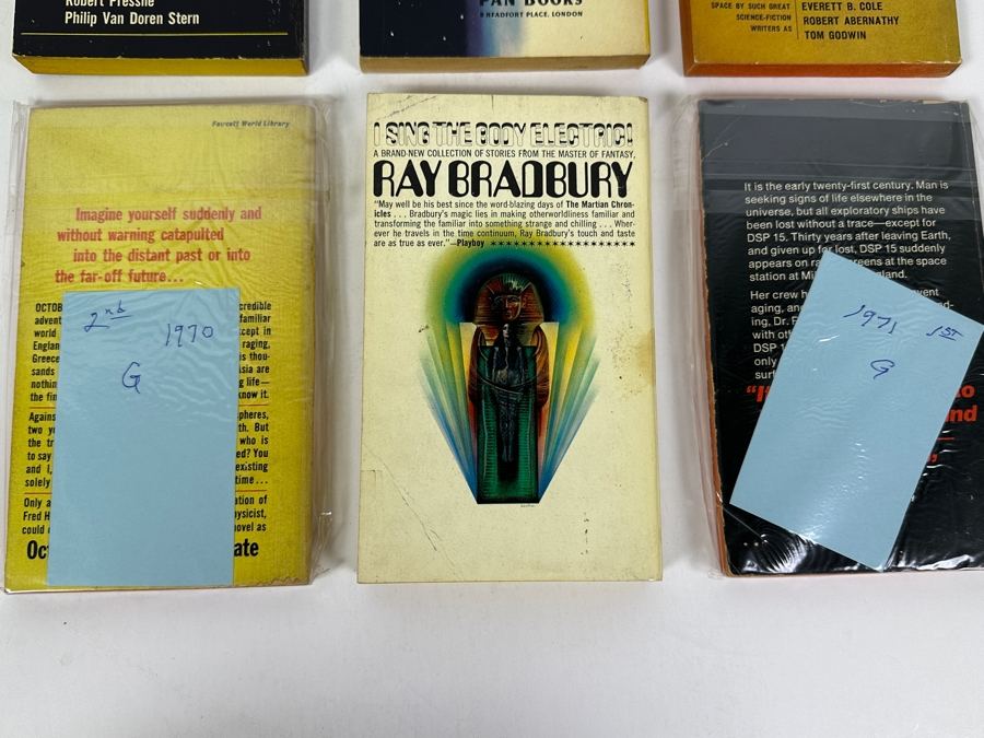 (6) Science Fiction Paperback Books [Photo 9]