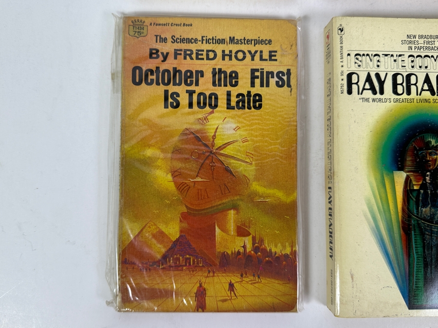 (6) Science Fiction Paperback Books [Photo 5]
