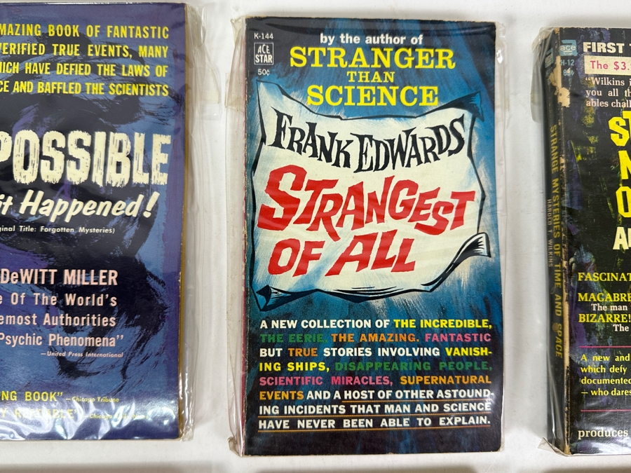 (6) Science Fiction Paperback Books [Photo 3]