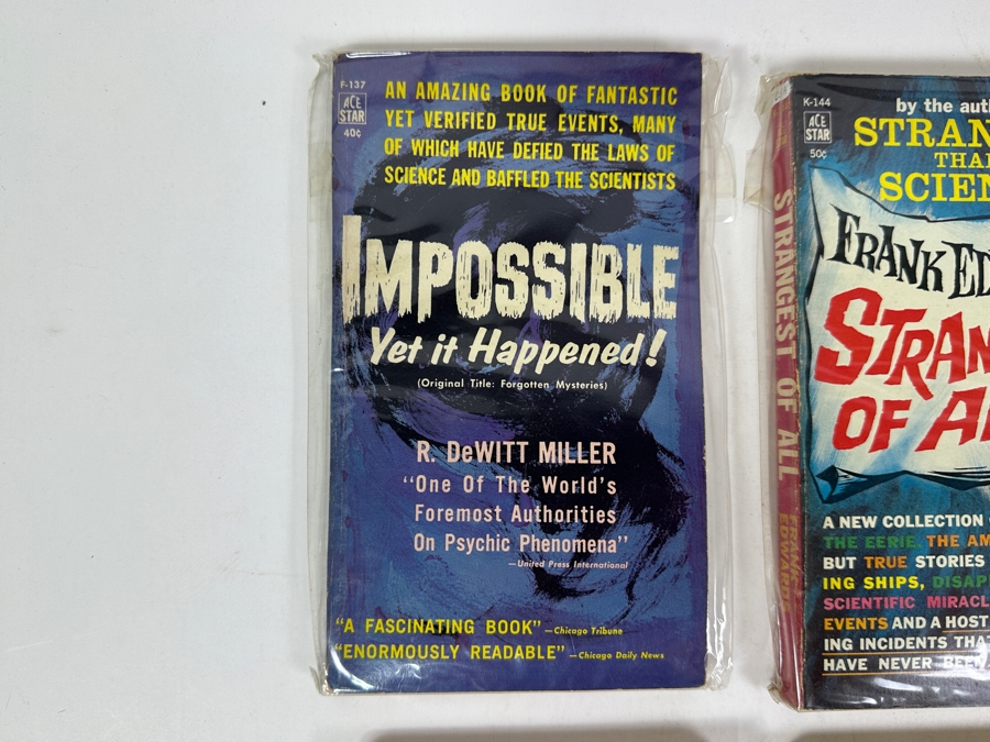 (6) Science Fiction Paperback Books [Photo 2]