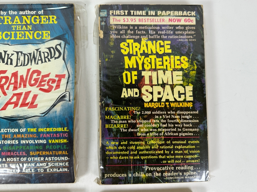 (6) Science Fiction Paperback Books [Photo 4]