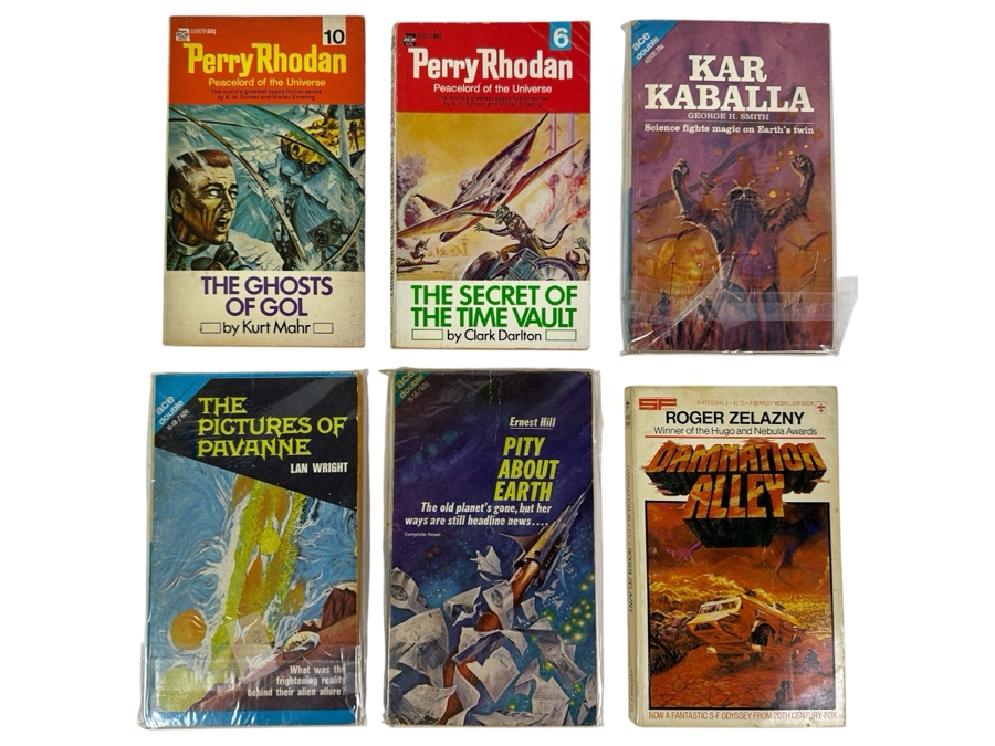 (6) Science Fiction Paperback Books