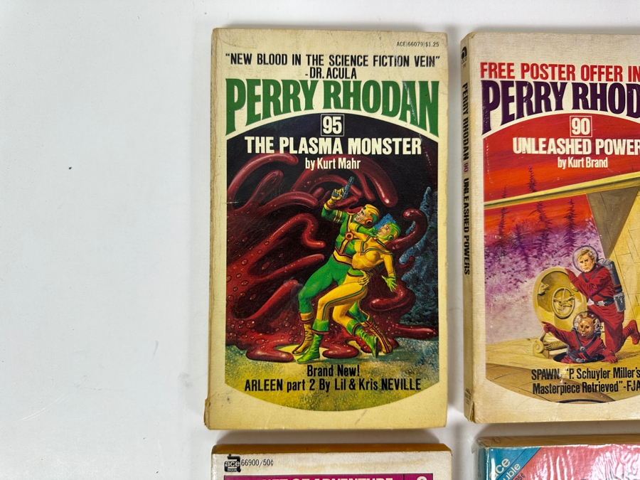 (6) Science Fiction Paperback Books [Photo 2]