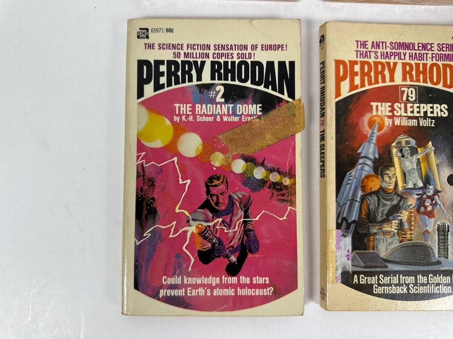 (6) Science Fiction Paperback Books [Photo 5]