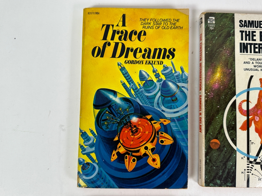 (6) Science Fiction Paperback Books [Photo 2]