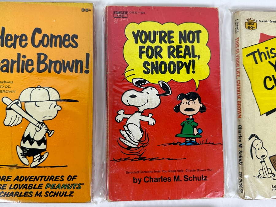 (8) Charles M. Schulz Peanuts Paperback Books Comics Featuring Charlie Brown And Snoopy [Photo 4]