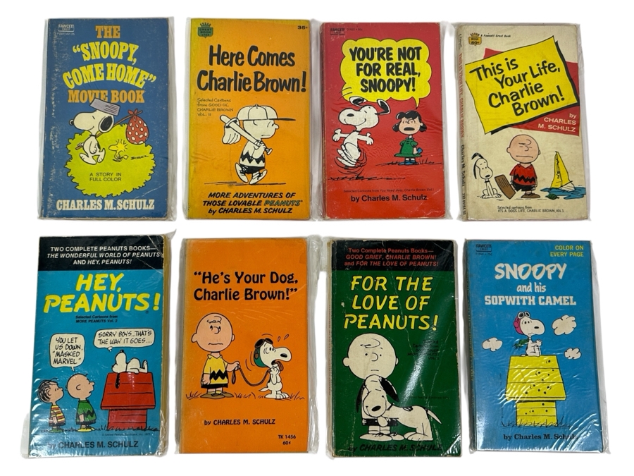 (8) Charles M. Schulz Peanuts Paperback Books Comics Featuring Charlie Brown And Snoopy
