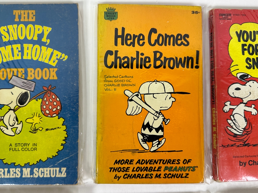 (8) Charles M. Schulz Peanuts Paperback Books Comics Featuring Charlie Brown And Snoopy [Photo 3]