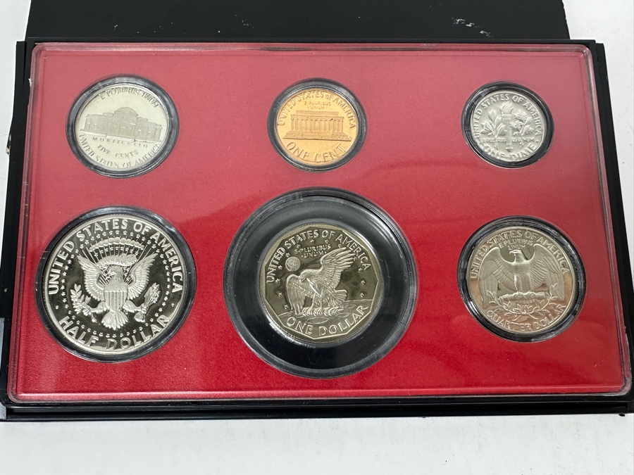 1979 United States Mint Proof Coin Set, First Year All Mint Set Of Susan B. Anthony Dollar Coins P. D. S., The 1979 Dollar Souvenir Set With 3 Susan B. Anthony Dollar Coins And (1) 1980 Dollar Souvenir Set With 3 Susan B. Anthony Dollar Coins [Photo 13]