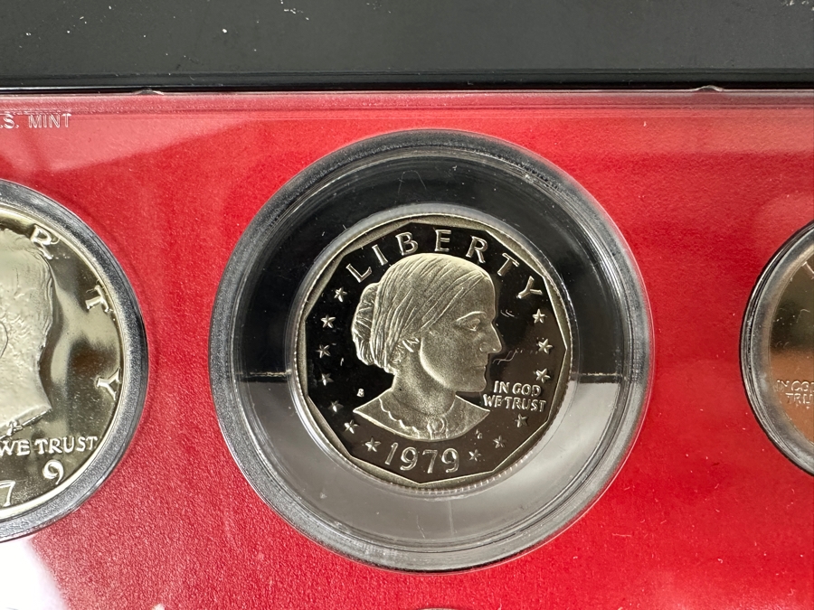 1979 United States Mint Proof Coin Set, First Year All Mint Set Of Susan B. Anthony Dollar Coins P. D. S., The 1979 Dollar Souvenir Set With 3 Susan B. Anthony Dollar Coins And (1) 1980 Dollar Souvenir Set With 3 Susan B. Anthony Dollar Coins [Photo 3]