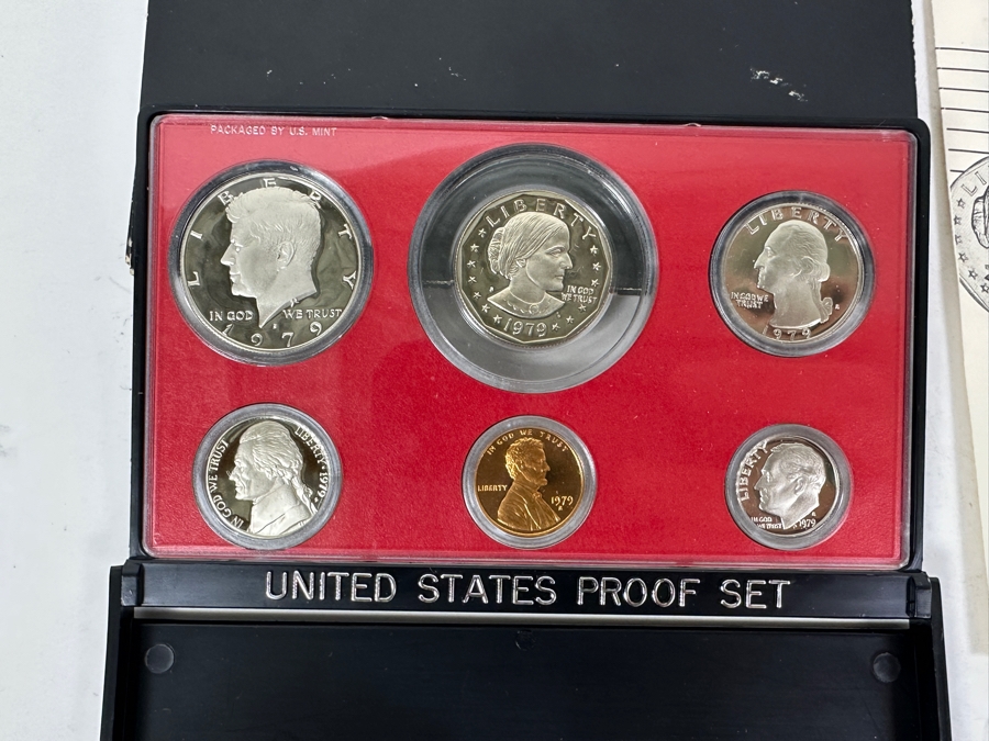 1979 United States Mint Proof Coin Set, First Year All Mint Set Of Susan B. Anthony Dollar Coins P. D. S., The 1979 Dollar Souvenir Set With 3 Susan B. Anthony Dollar Coins And (1) 1980 Dollar Souvenir Set With 3 Susan B. Anthony Dollar Coins [Photo 2]