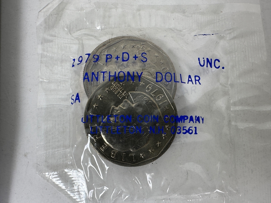 1979 United States Mint Proof Coin Set, First Year All Mint Set Of Susan B. Anthony Dollar Coins P. D. S., The 1979 Dollar Souvenir Set With 3 Susan B. Anthony Dollar Coins And (1) 1980 Dollar Souvenir Set With 3 Susan B. Anthony Dollar Coins [Photo 6]